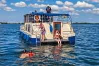 Swimming Pool Kuhnle-Tours Hafendorf Müritz