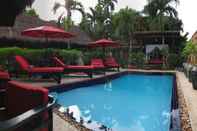 Swimming Pool Resort la Villa Loti