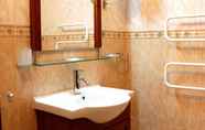 Toilet Kamar 4 Hotel Elegant Lux