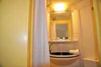 Toilet Kamar ibis budget Rennes Cesson