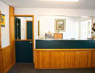 Lobby 2 Glenview Cottages