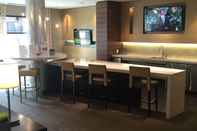 Bar, Cafe and Lounge Madison at Ballston by Exec Apartments