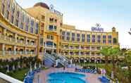 Kolam Renang 2 Helnan Dreamland Hotel & Conference Center