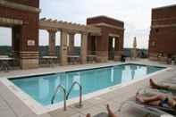 Swimming Pool Gramercy by Executive Apartments