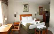 Kamar Tidur 4 Continental Inn & Suites