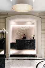 Lobi 4 Hotel Le Narcisse Blanc & Spa