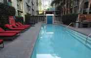 Kolam Renang 4 Luxury Loft Next to Staples Center