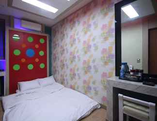 Kamar Tidur 2 Wow Motel