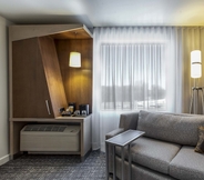 Bedroom 3 Courtyard by Marriott Montreal West Island/Baie D'Urfe