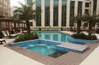 Swimming Pool Pride Plaza Hotel Aerocity New Delhi