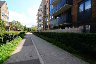 Exterior 4 Apartment Wharf – Water Gardens