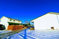 Swimming Pool Sundown Motel