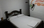 Kamar Tidur 4 Viajero Cali Hostel & Salsa School