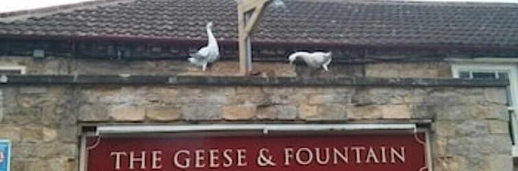 Bên ngoài The Geese and Fountain