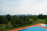 Swimming Pool Gemas Golf Resort