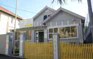 Exterior 2 PodBed Coogee Beachside - Hostel