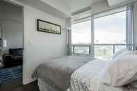 Bilik Tidur Life Suites Soho 2 Bed - 2 Bath CN Tower View