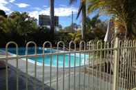 Swimming Pool Bororen Motel