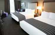 Bedroom 6 Sandman Hotel Abbotsford Airport