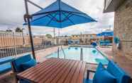 Swimming Pool 6 Best Western Plus Gardena Inn & Suites