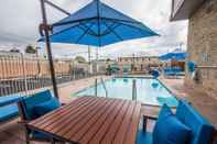 Swimming Pool Best Western Plus Gardena Inn & Suites