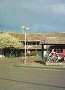 EXTERIOR_BUILDING Red Coach Inn