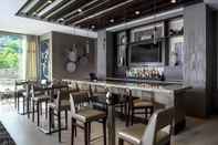 Bar, Kafe, dan Lounge Courtyard by Marriott Edgewater NYC Area