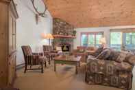 Lobby Teton Pines Townhome Collection by JHRL