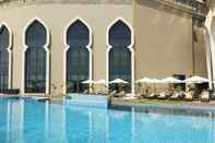 Swimming Pool Bab Al Qasr Hotel