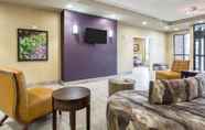 Lobi 5 Comfort Inn & Suites