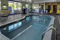 Swimming Pool Fairfield Inn & Suites Lansing at Eastwood