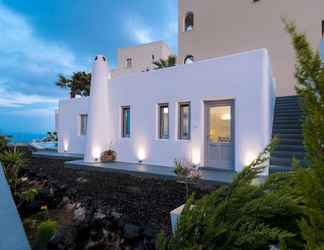 Exterior 2 San Marino Suites by Calm Collection