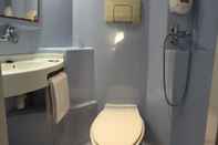 Toilet Kamar IN Hotel Nancy Frouard