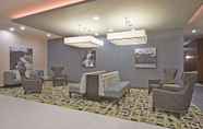 Lobby 5 La Quinta Inn & Suites by Wyndham Morgantown