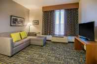 Common Space La Quinta Inn & Suites by Wyndham Morgantown