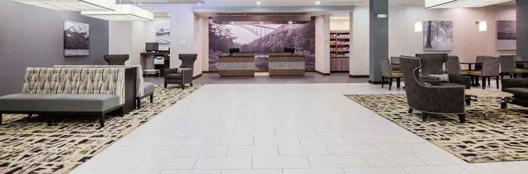 Lobby La Quinta Inn & Suites by Wyndham Morgantown