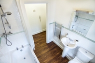 Toilet Kamar iStay - Perceval House