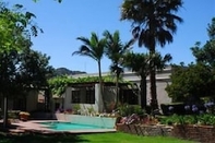 Swimming Pool Ridgeback House