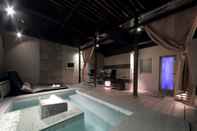 Ruang untuk Umum Design Hotel W Zip Club - Adults Only