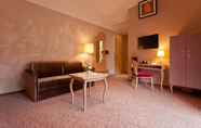 Ruang Umum 3 Villa Ludwig Suite Hotel & Chalet