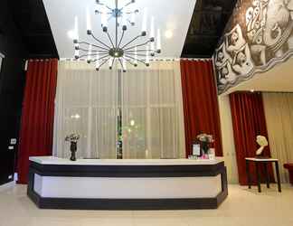 Lobby 2 Queenco Hotel & Casino