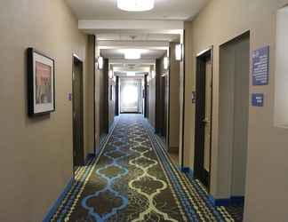 Lobi 2 Best Western Plus Taft Inn