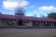 Exterior My Friends Inn Manitoulin