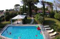 Swimming Pool Bibione Villa Park