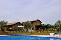 Swimming Pool Borgo Nociquerceto