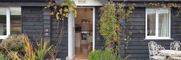 Exterior Stable Oak Cottages