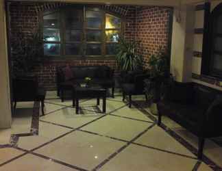 Lobby 2 Pearl Hotel