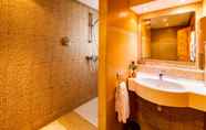 In-room Bathroom 7 El Borj Hotel