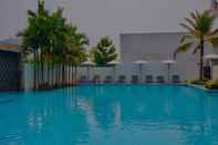 Kolam Renang Vivanta Guwahati