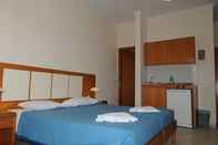 Kamar Tidur Esperides Beach Hotel Apartments